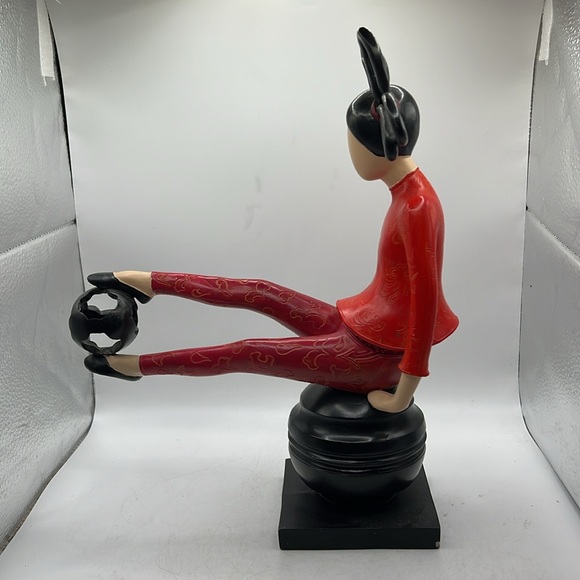 Vintage Japanese Yoga Soccer Woman Red Black Decor Figurine Statue - Picture 5 of 16